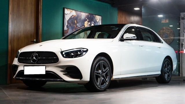 Second-hand 2024 Mercedes-Benz E-Class Exclusive E 200 for sale in New Delhi-4