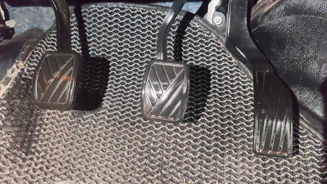 Second-hand 2021 Maruti Vitara Brezza ZXI for sale in Pune-14