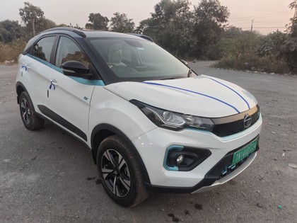 Second-hand 2023 Tata Nexon EV XZ Plus LUX for sale in New Delhi