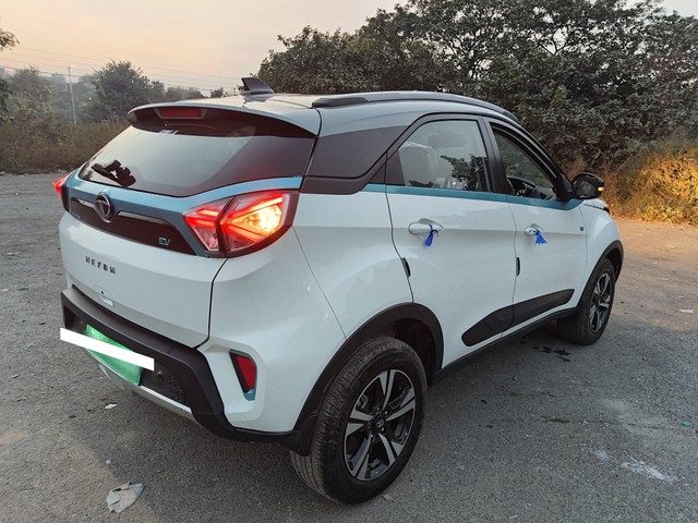 Second-hand 2023 Tata Nexon EV XZ Plus LUX for sale in New Delhi-7