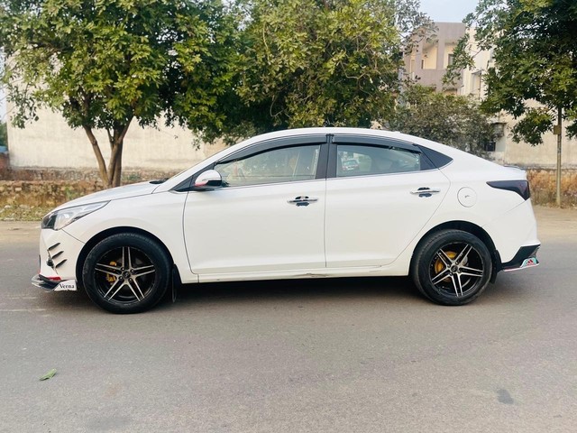 Second-hand 2023 Hyundai Verna SX Diesel for sale in Jaipur-4