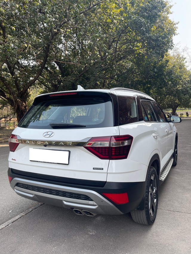 Second-hand 2023 Hyundai Alcazar Signature (O) Turbo DCT for sale in New Delhi-15