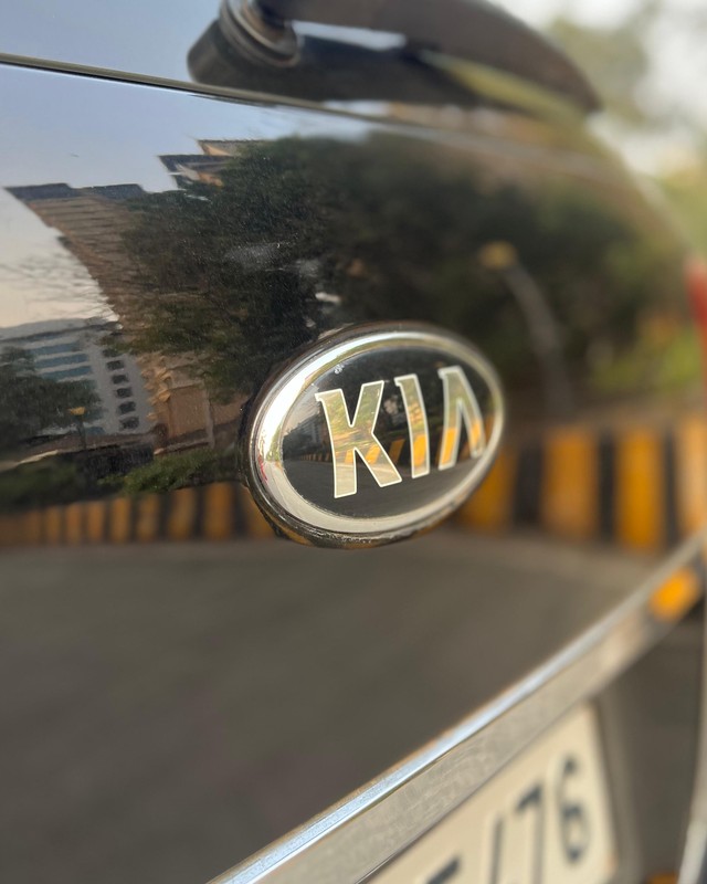 Second-hand 2021 Kia Carnival Limousine for sale in Mumbai-21