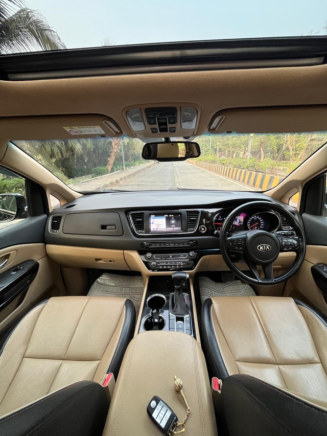 Second-hand 2021 Kia Carnival Limousine for sale in Mumbai-43
