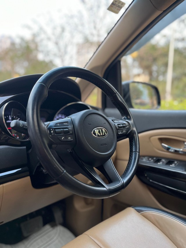 Second-hand 2021 Kia Carnival Limousine for sale in Mumbai-33