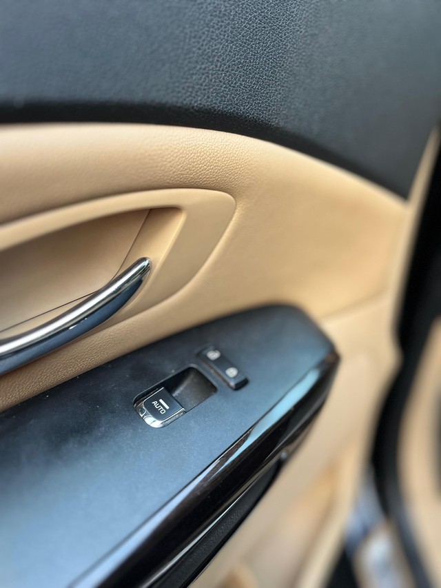 Second-hand 2021 Kia Carnival Limousine for sale in Mumbai-23