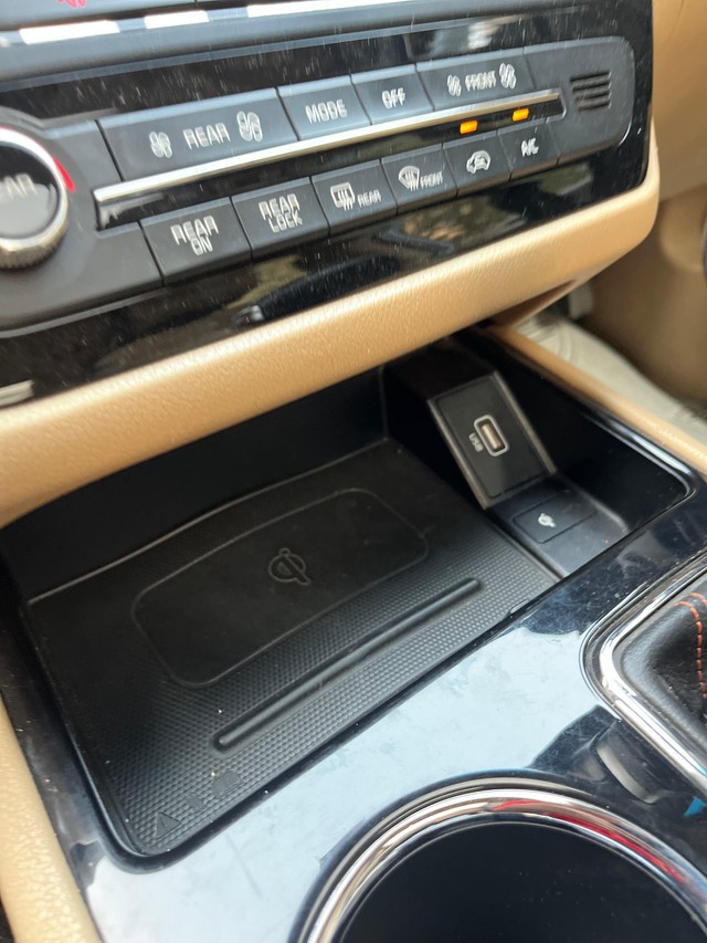 Second-hand 2021 Kia Carnival Limousine for sale in Mumbai-20