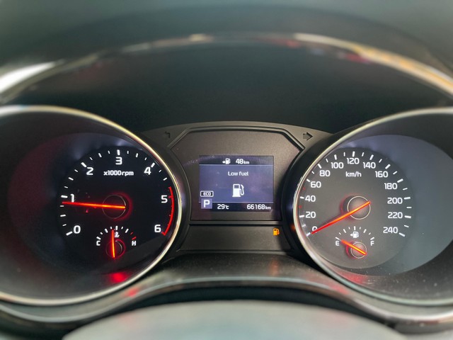 Second-hand 2021 Kia Carnival Limousine for sale in Mumbai-7