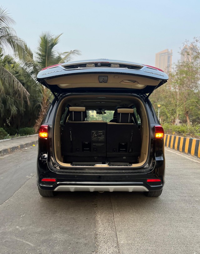 Second-hand 2021 Kia Carnival Limousine for sale in Mumbai-39