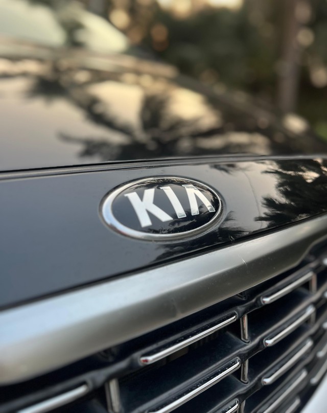 Second-hand 2021 Kia Carnival Limousine for sale in Mumbai-10