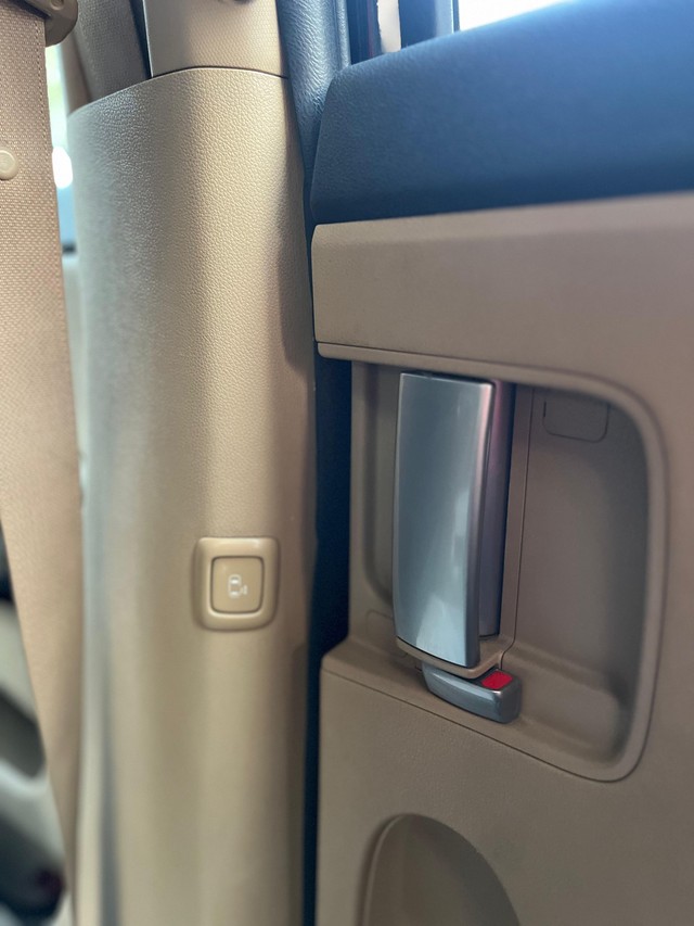 Second-hand 2021 Kia Carnival Limousine for sale in Mumbai-25