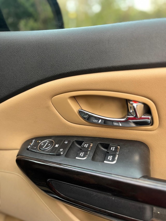 Second-hand 2021 Kia Carnival Limousine for sale in Mumbai-48