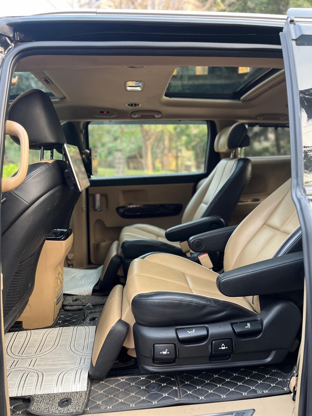 Second-hand 2021 Kia Carnival Limousine for sale in Mumbai-55