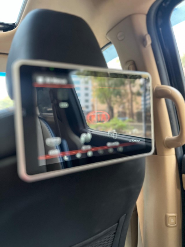 Second-hand 2021 Kia Carnival Limousine for sale in Mumbai-29