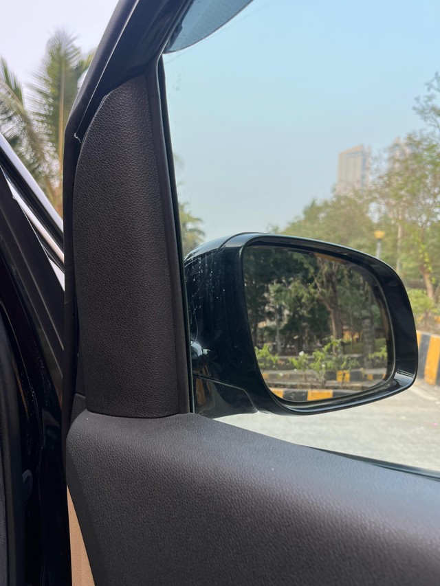 Second-hand 2021 Kia Carnival Limousine for sale in Mumbai-44