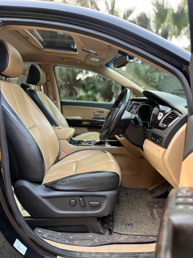 Second-hand 2021 Kia Carnival Limousine for sale in Mumbai-46