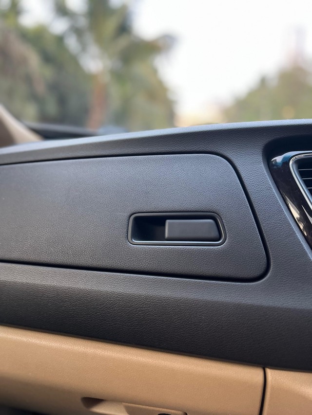 Second-hand 2021 Kia Carnival Limousine for sale in Mumbai-54