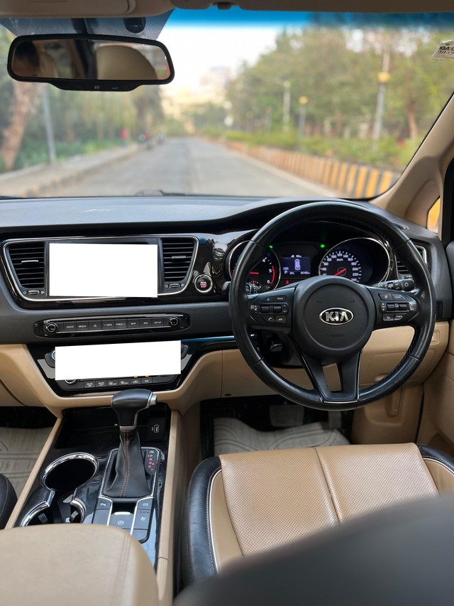 Second-hand 2021 Kia Carnival Limousine for sale in Mumbai-16