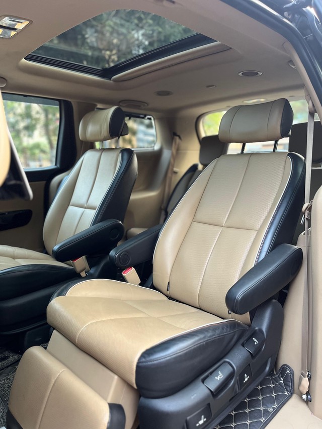 Second-hand 2021 Kia Carnival Limousine for sale in Mumbai-4