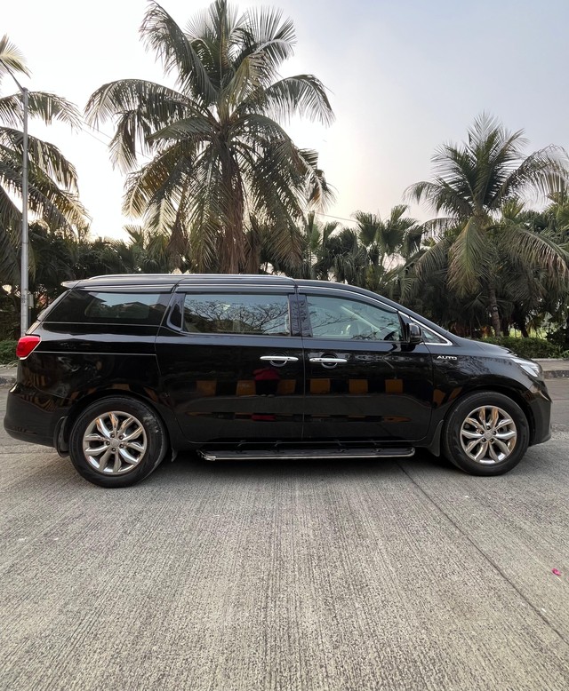 Second-hand 2021 Kia Carnival Limousine for sale in Mumbai-1