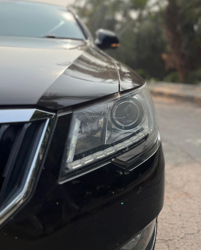 Second-hand 2015 Skoda Superb Ambition 2.0 TDI CR AT for sale in Mumbai-9