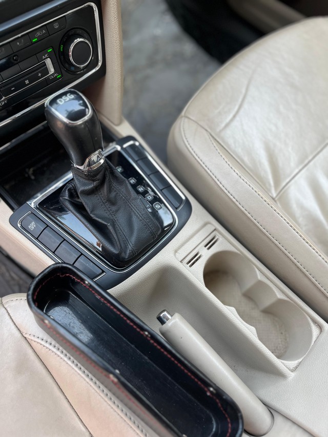 Second-hand 2015 Skoda Superb Ambition 2.0 TDI CR AT for sale in Mumbai-46