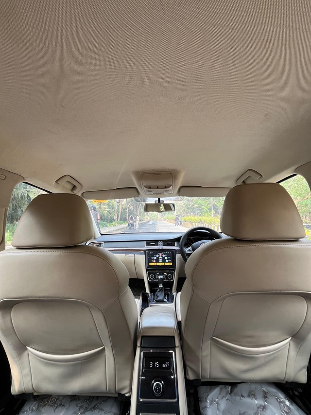 Second-hand 2015 Skoda Superb Ambition 2.0 TDI CR AT for sale in Mumbai-40