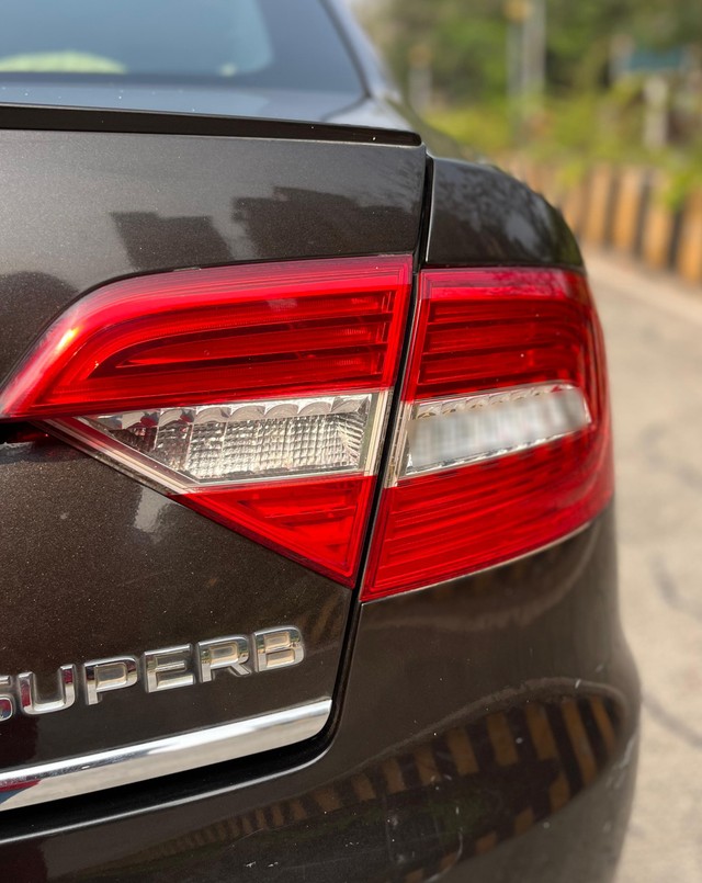 Second-hand 2015 Skoda Superb Ambition 2.0 TDI CR AT for sale in Mumbai-15