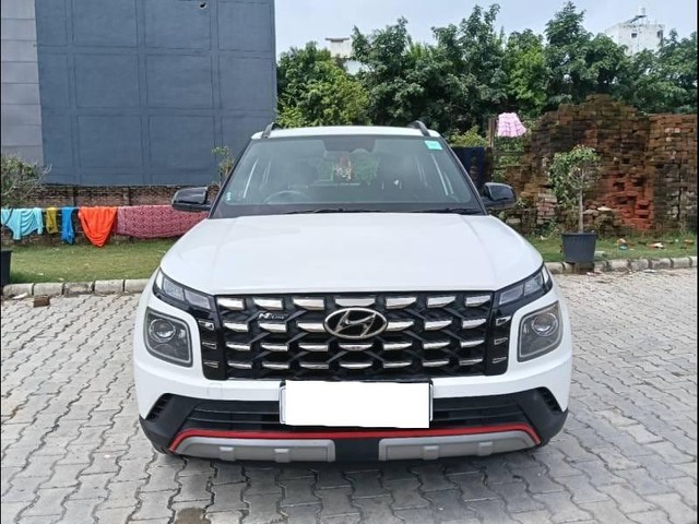 Second-hand 2023 Hyundai Venue SX Opt Knight Turbo for sale in Dehradun-3