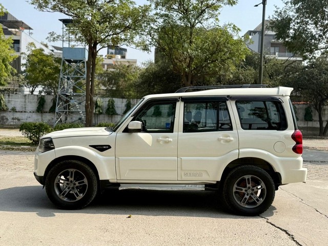 Second-hand 2018 Mahindra Scorpio S3 7 Seater for sale in New Delhi-4