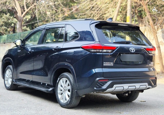 Second-hand 2024 Toyota Innova Hycross VX(O) 7STR Hybrid for sale in New Delhi-9