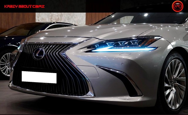 Second-hand 2020 Lexus ES 300h for sale in New Delhi-5