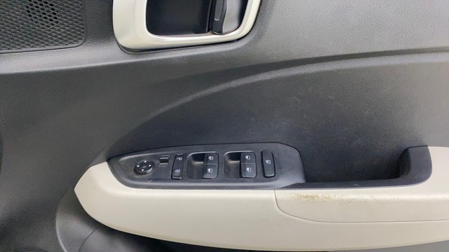 Second-hand 2022 Hyundai Venue S Turbo iMT for sale in Navi Mumbai-17