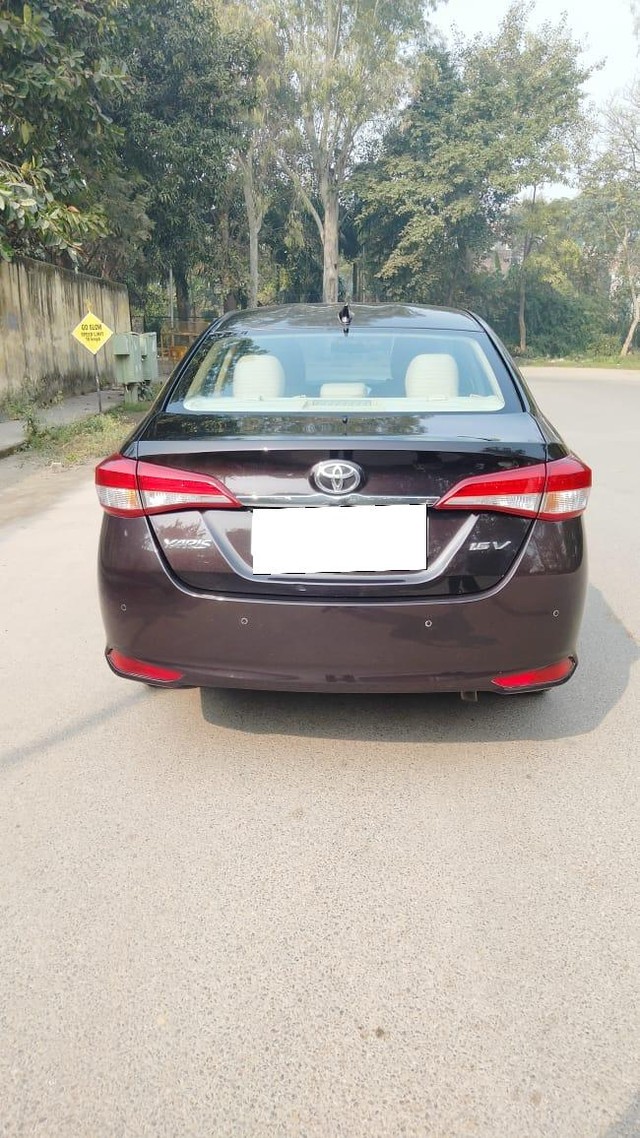 Second-hand 2018 Toyota Yaris G CVT BSIV for sale in New Delhi-2