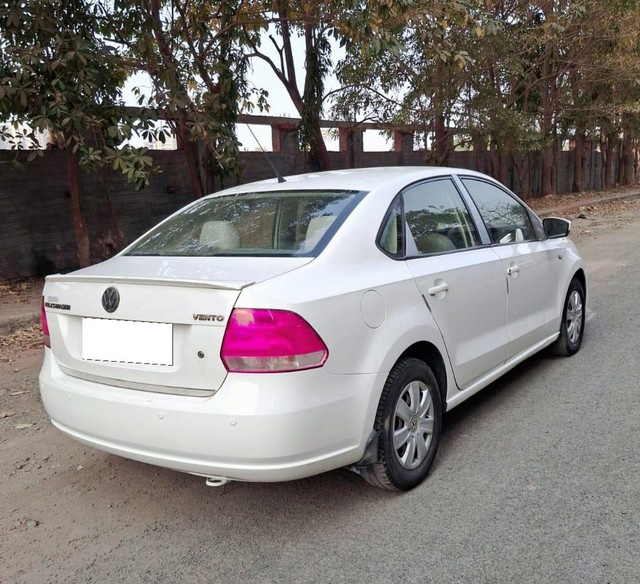 Second-hand 2011 Volkswagen Vento Petrol Comfortline for sale in Surat-5