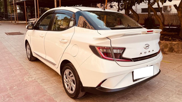 Second-hand 2021 Hyundai Aura S CNG for sale in New Delhi-8