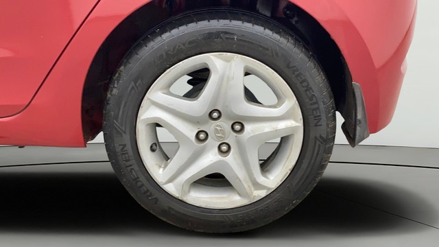 Second-hand 2017 Hyundai i20 Asta 1.2 for sale in Chennai-26