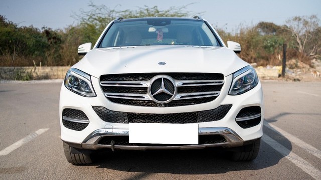 Second-hand 2019 Mercedes-Benz GLE 350d for sale in New Delhi-3