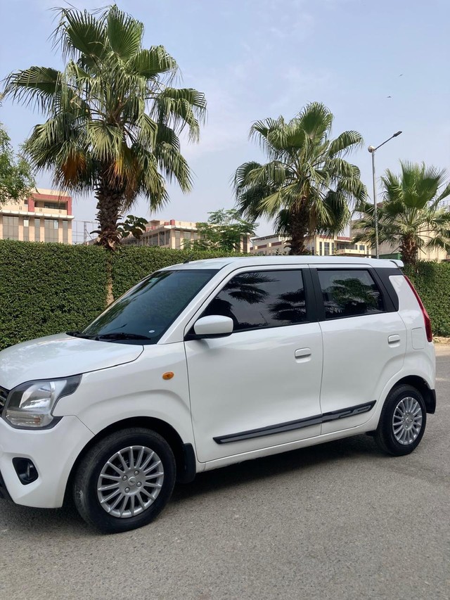 Second-hand 2021 Maruti Wagon R VXI AMT Opt for sale in New Delhi-10