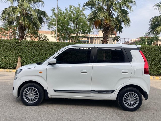 Second-hand 2021 Maruti Wagon R VXI AMT Opt for sale in New Delhi-3