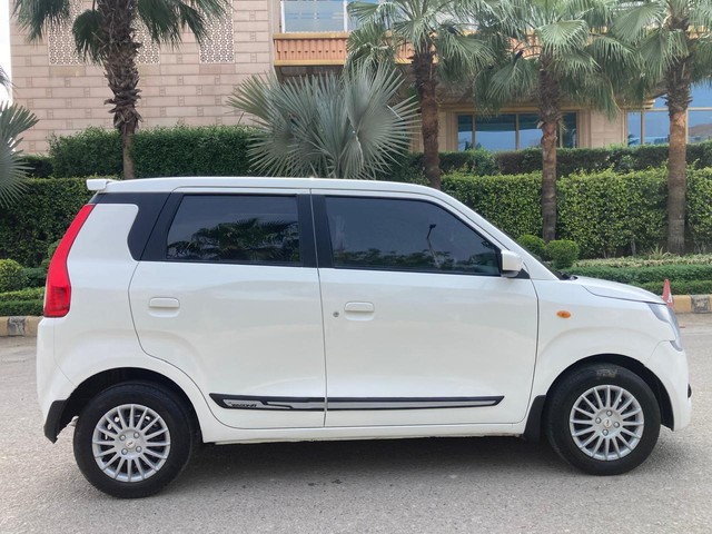 Second-hand 2021 Maruti Wagon R VXI AMT Opt for sale in New Delhi-1