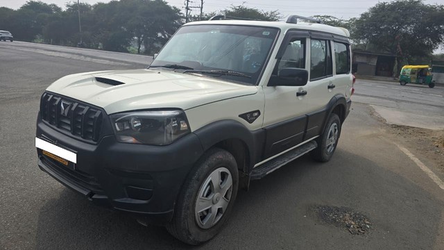 Second-hand 2022 Mahindra Scorpio S BSVI for sale in Indore-4