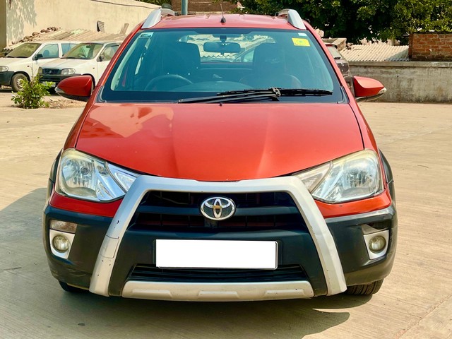Second-hand 2014 Toyota Etios Cross 1.4L VD for sale in Ahmedabad-5