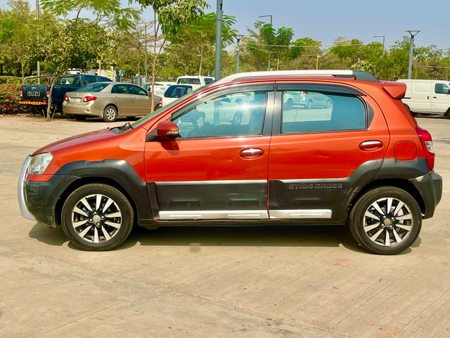 Second-hand 2014 Toyota Etios Cross 1.4L VD for sale in Ahmedabad-4