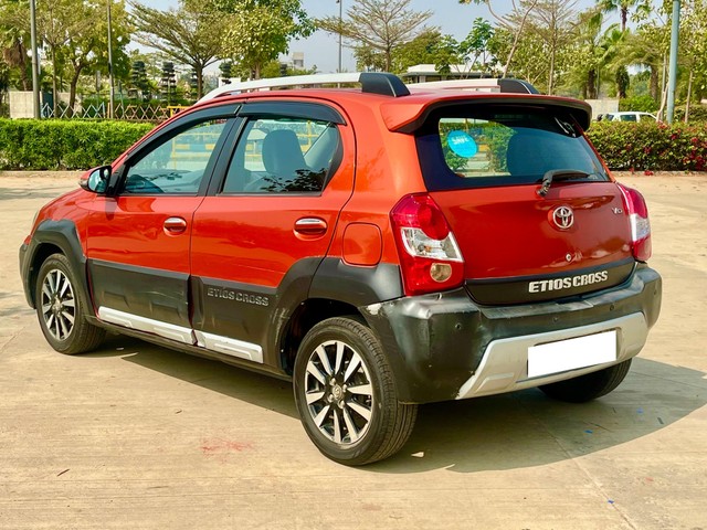 Second-hand 2014 Toyota Etios Cross 1.4L VD for sale in Ahmedabad-3