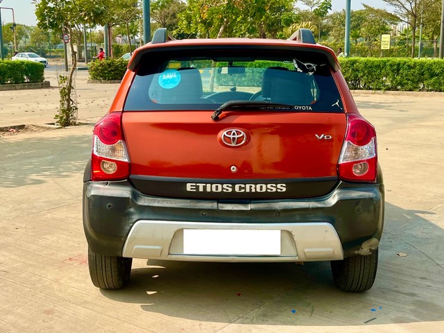 Second-hand 2014 Toyota Etios Cross 1.4L VD for sale in Ahmedabad-2