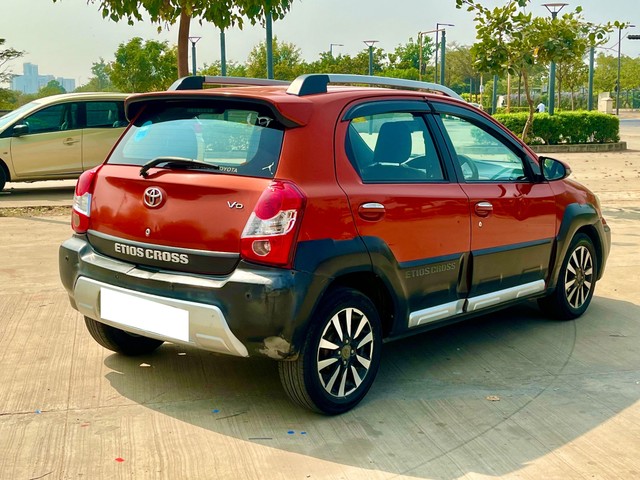 Second-hand 2014 Toyota Etios Cross 1.4L VD for sale in Ahmedabad-9