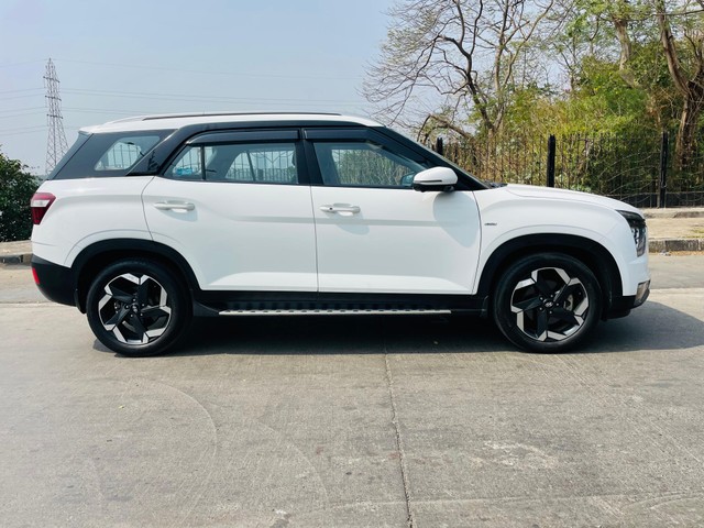 Second-hand 2024 Hyundai Alcazar Signature (O) 7-Seater Diesel AT for sale in Mumbai-1