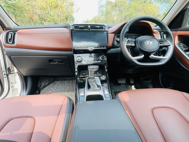 Second-hand 2024 Hyundai Alcazar Signature (O) 7-Seater Diesel AT for sale in Mumbai-9