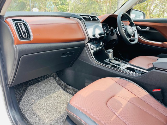 Second-hand 2024 Hyundai Alcazar Signature (O) 7-Seater Diesel AT for sale in Mumbai-7